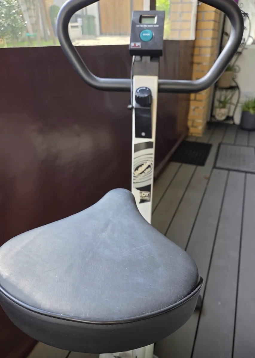 Exercise bike - Image 3