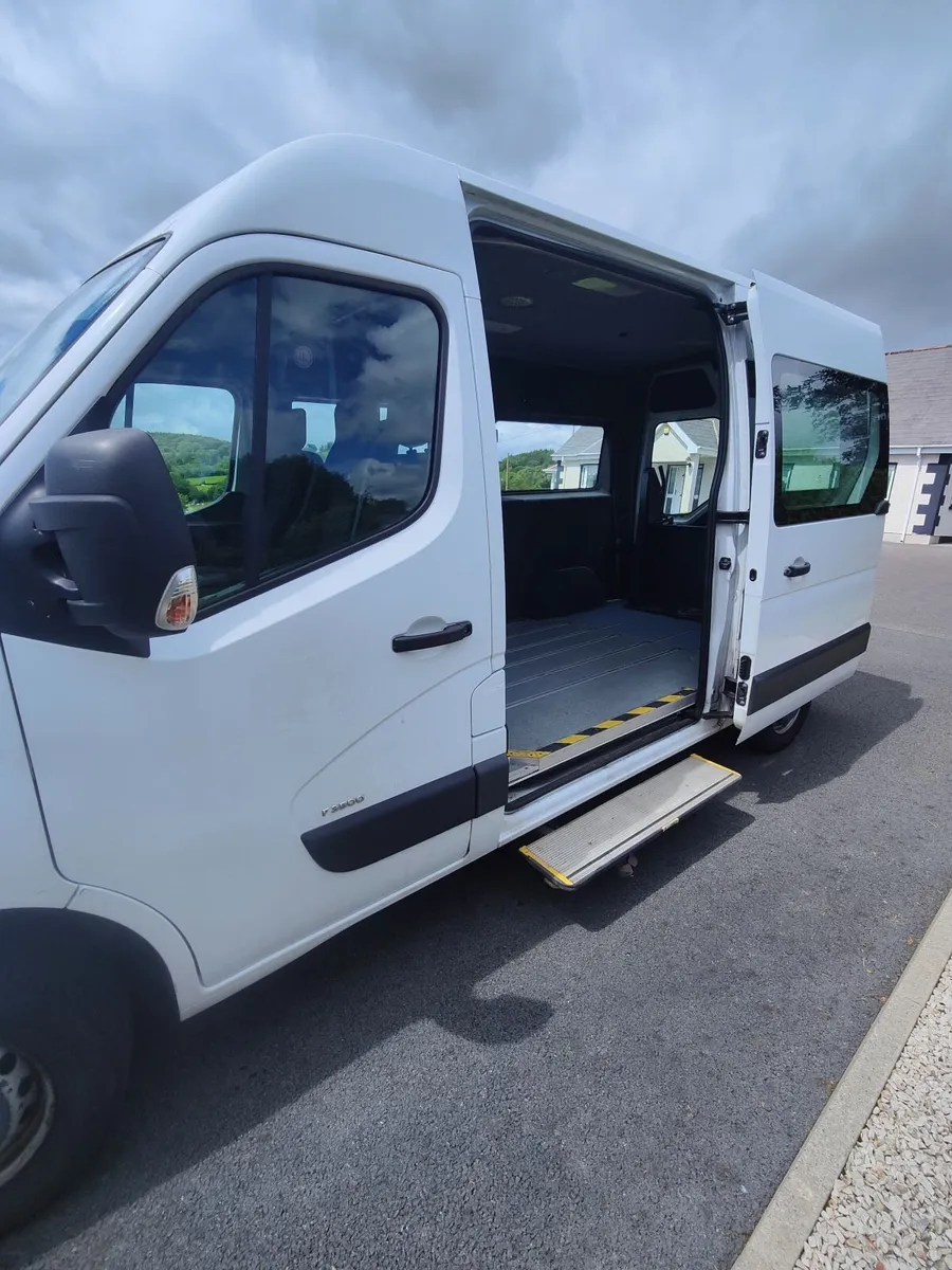 2016  9 seater wheelchair bus - Image 4