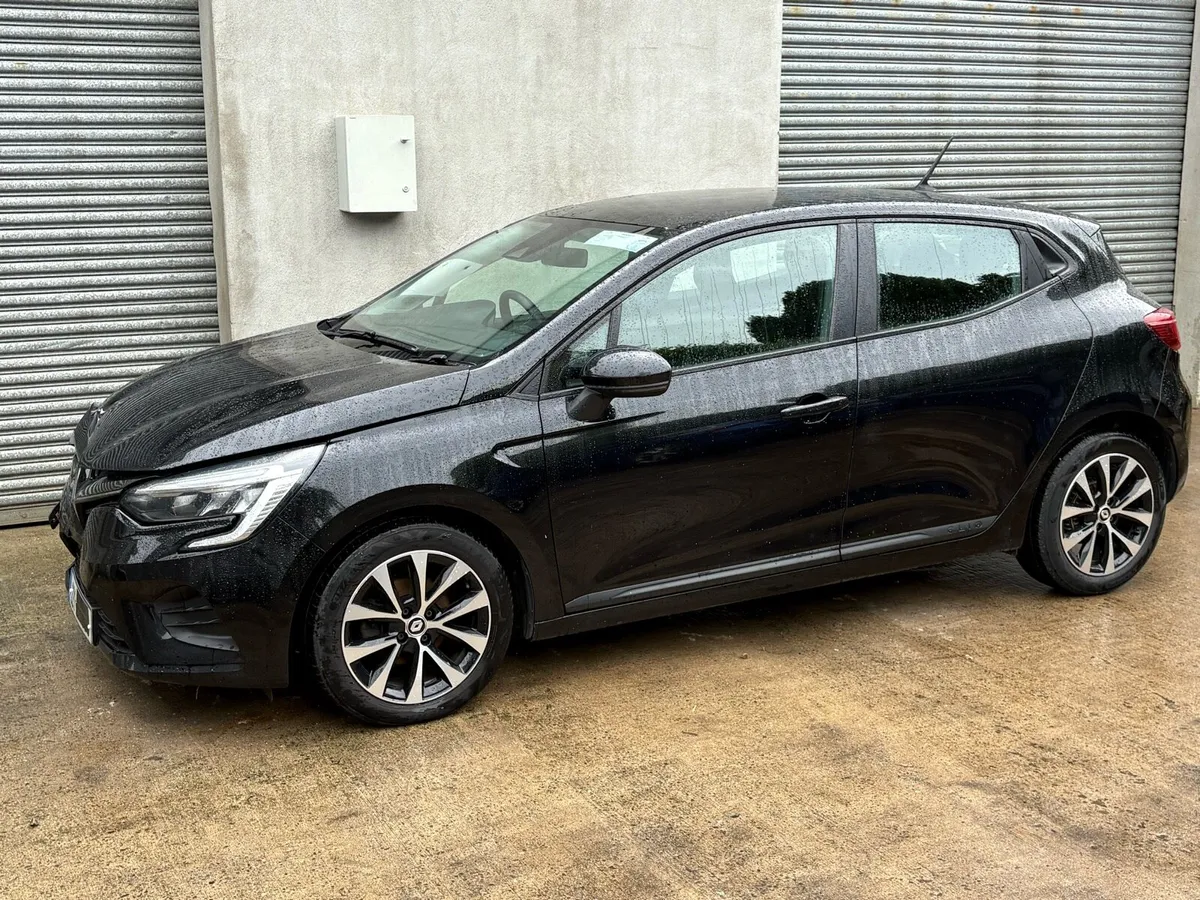221 RENAULT CLIO - Image 4