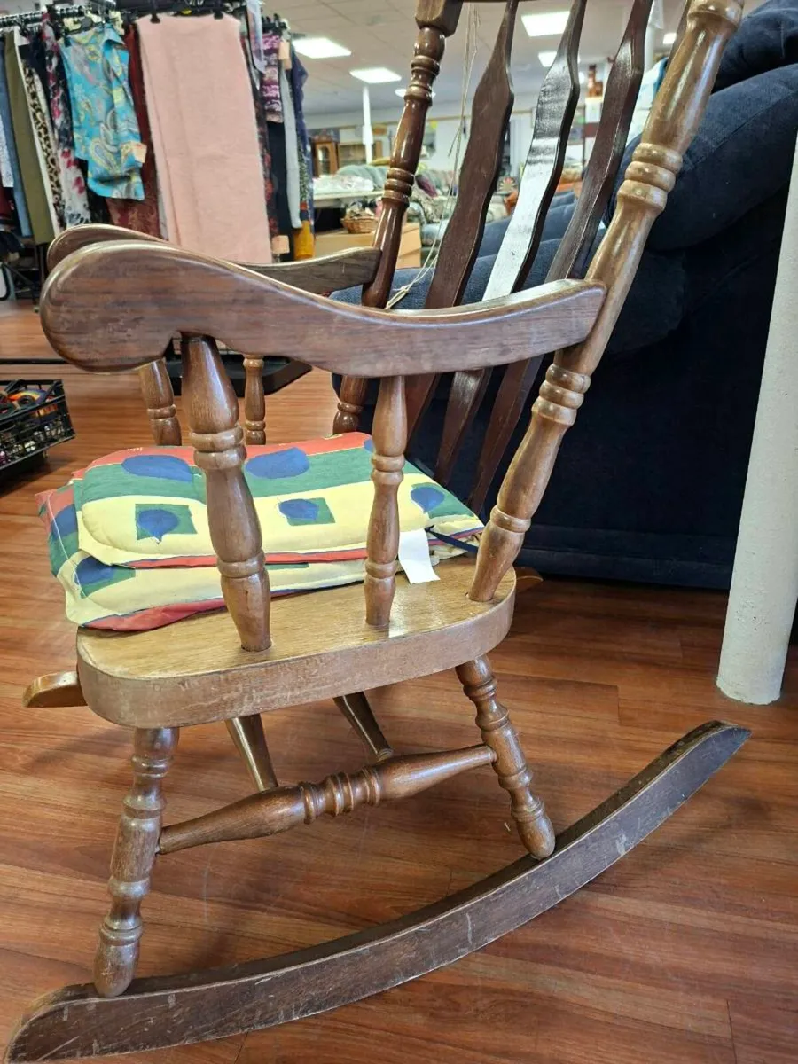 ROCKING CHAIR - Image 2