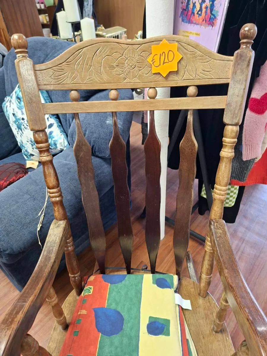 ROCKING CHAIR - Image 3