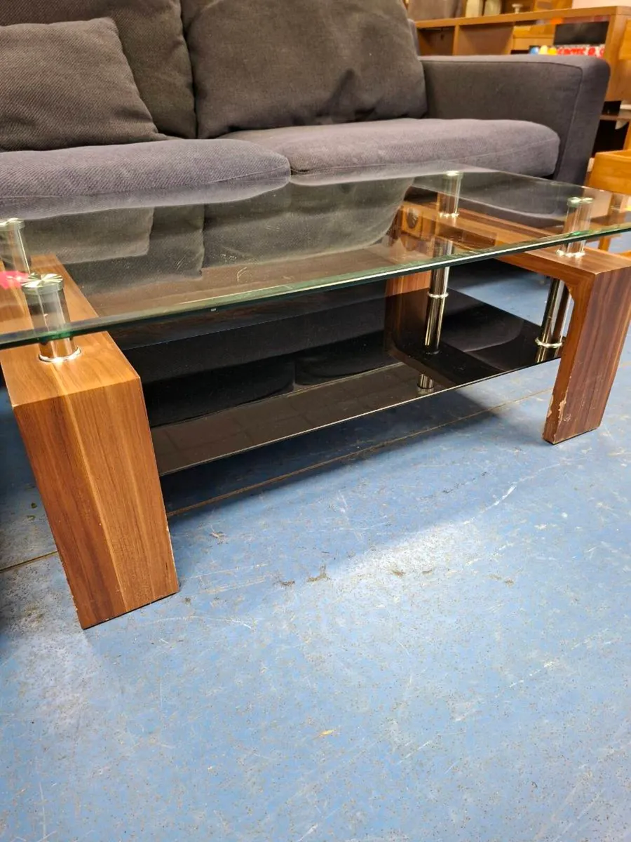 GLASS COFFEE TABLE - Image 3