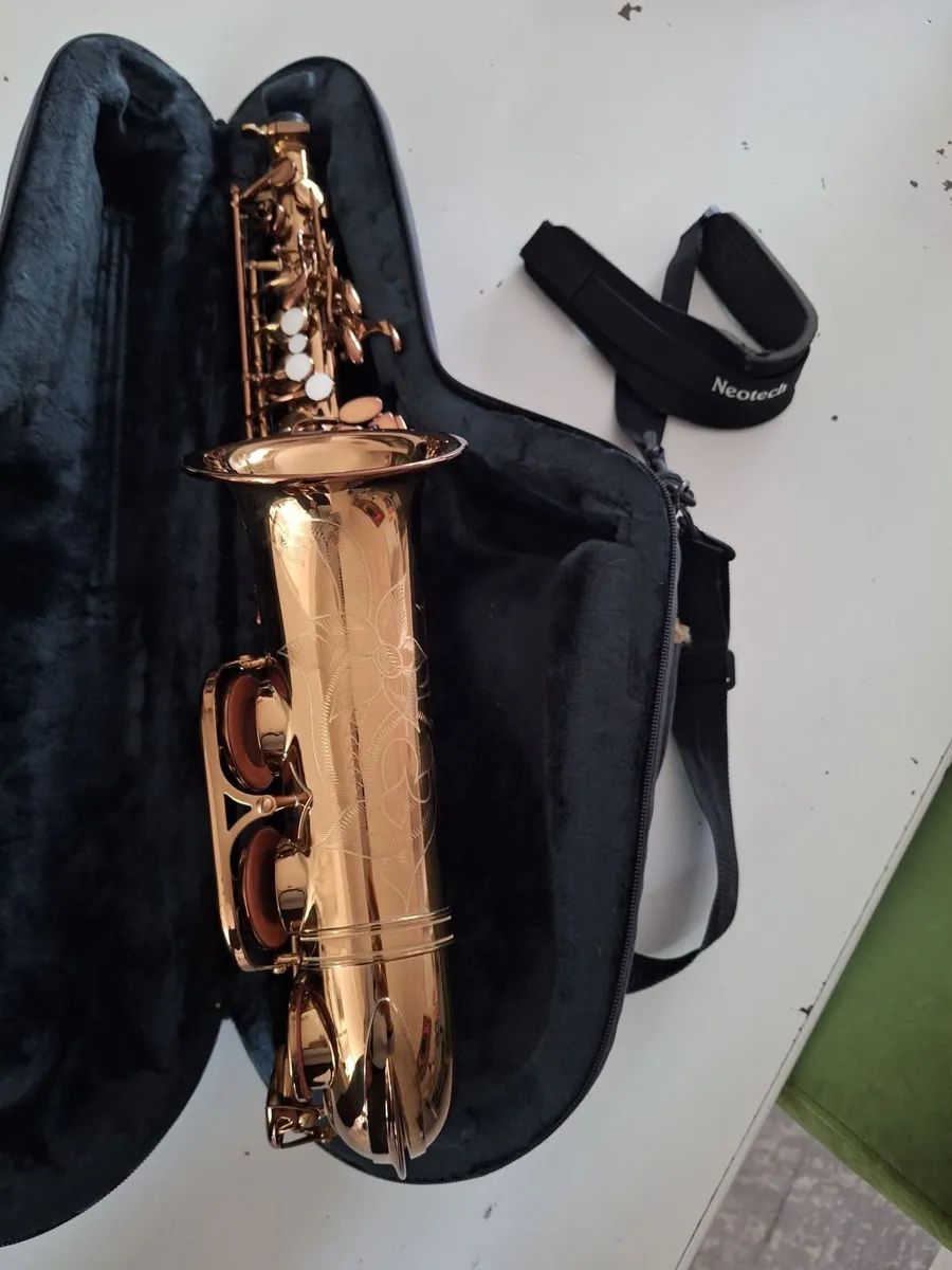 Yamaha YAS-62 professional level alto saxaphone - Image 1