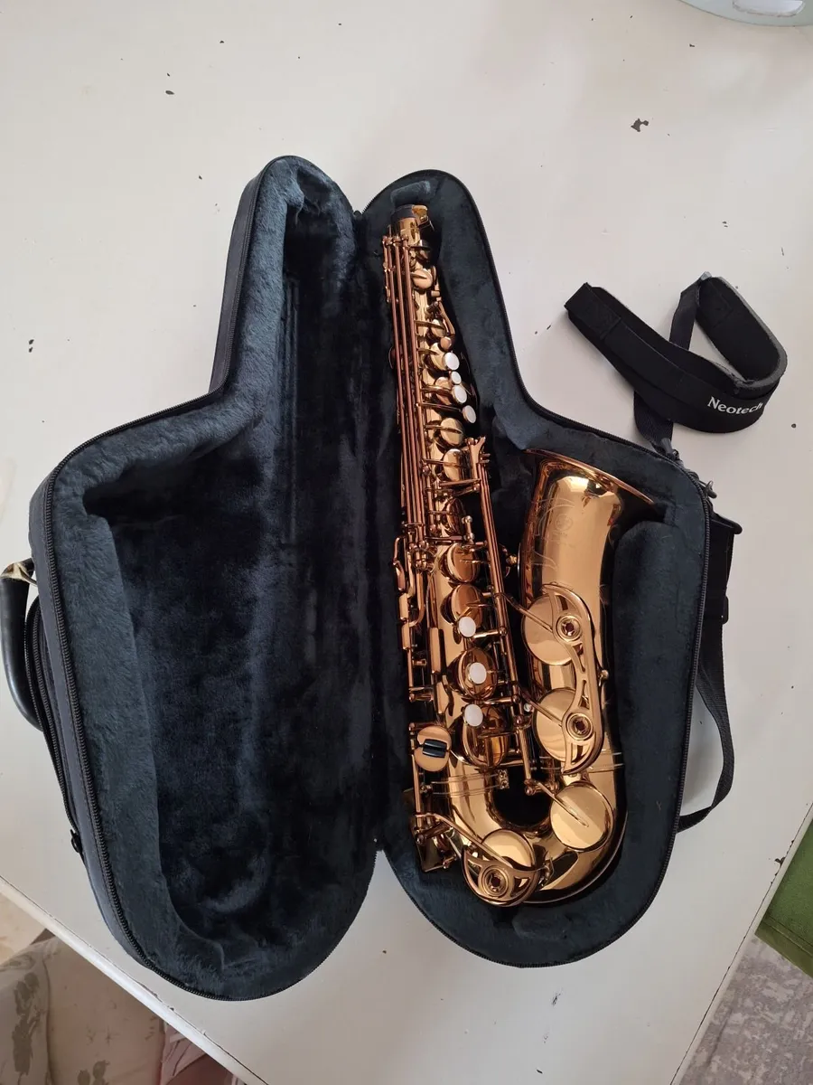 Yamaha YAS-62 professional level alto saxaphone - Image 2