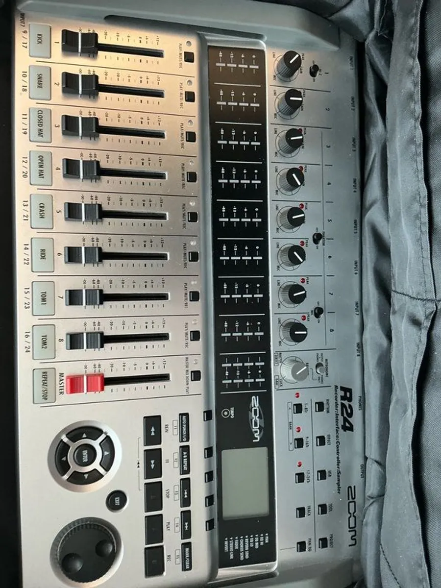 Music equipment - Image 2