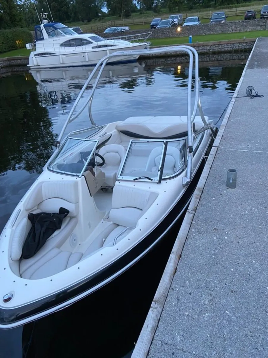 Glastron GXL185 Bowrider Speedboat - 4.3L Volvo - Image 1