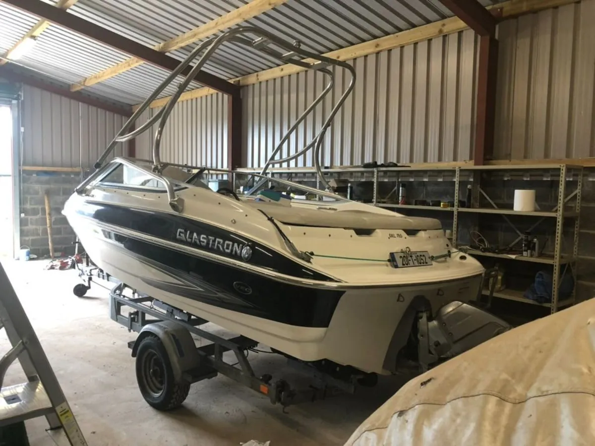 Glastron GXL185 Bowrider Speedboat - 4.3L Volvo - Image 4