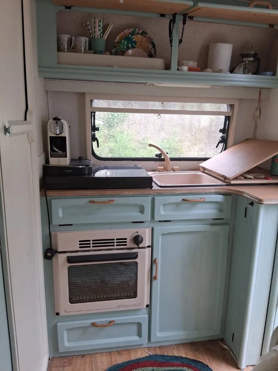 Caravan - Image 3