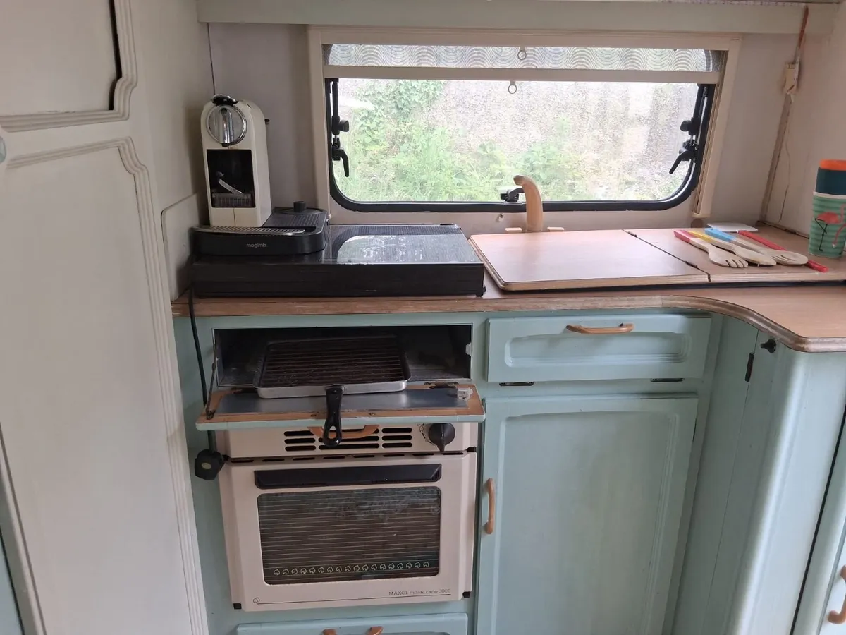 Caravan - Image 4
