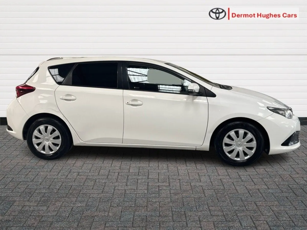Toyota Auris VAN 1.4 D-4D TERRA 4DR - Image 3