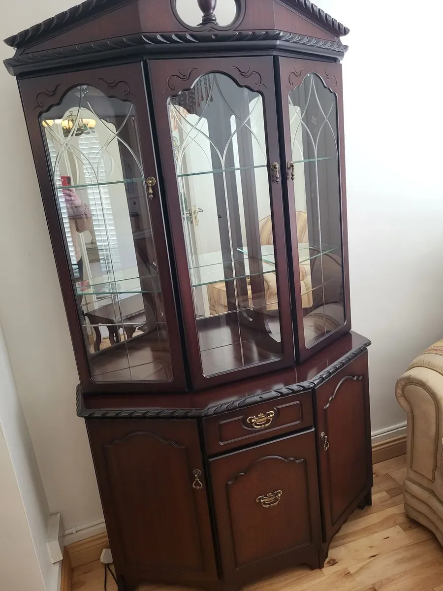 Glass cabinet - Image 1