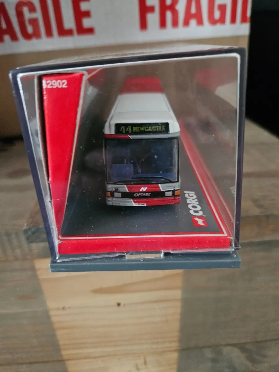 Corgi Bus - Image 2