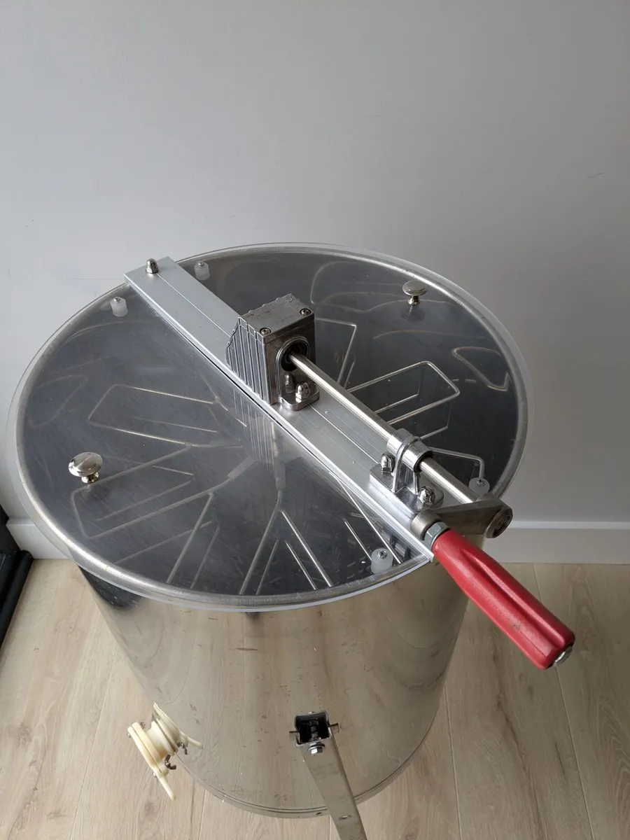8 Frame Manual Radial Honey Extractor - Image 2