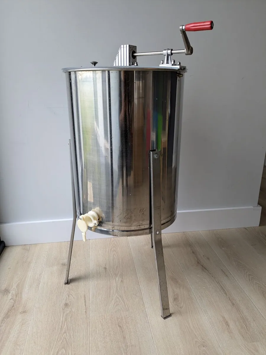 8 Frame Manual Radial Honey Extractor - Image 1