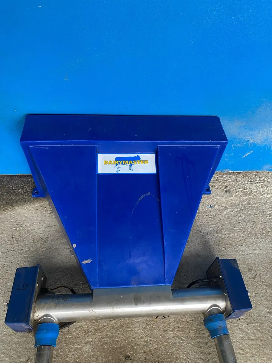 Dairy master feeders and auger system - Image 1