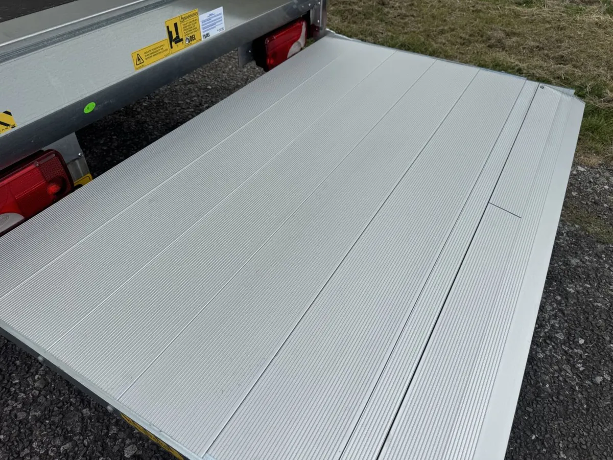 2023 Mercedes-Benz Sprinter Curtain Sider Van - Image 4