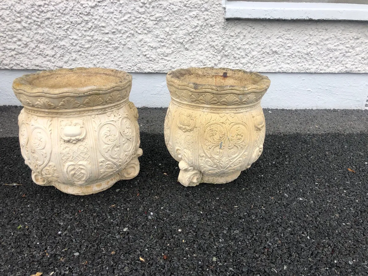 Flower pots - Image 1
