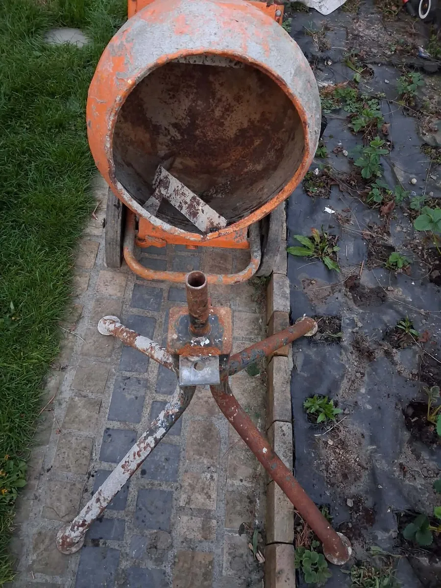 Concrete  mixer Belle - Image 1