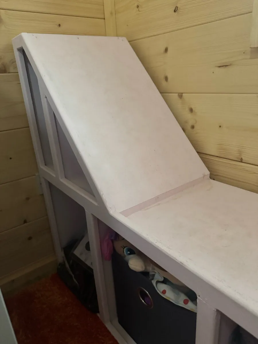 Underwindow Seat - Image 4