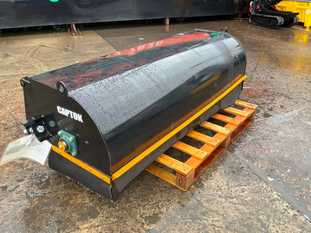 Unused 72" Skid steer road sweeper / collector box - Image 3