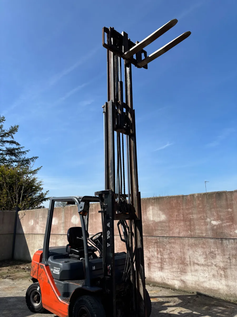 Toyota 2.5ton diesel forklift - Image 3