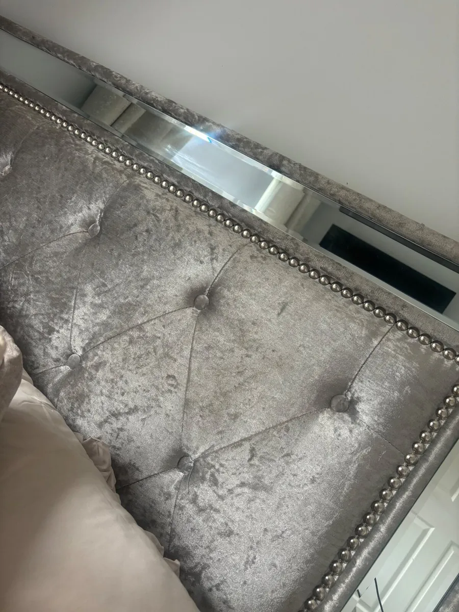 Bed frame - Image 2