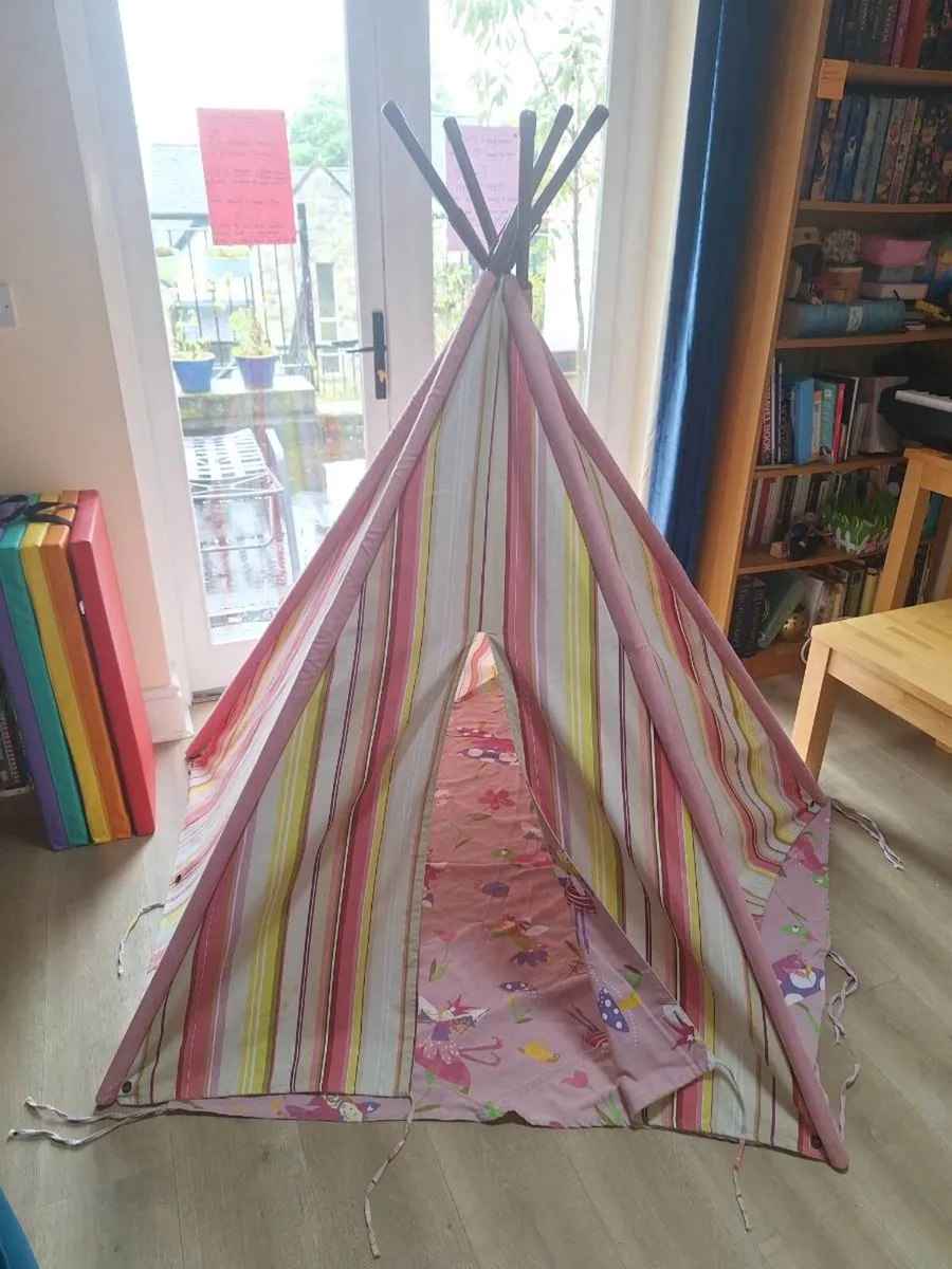Canvas play tent - Image 1