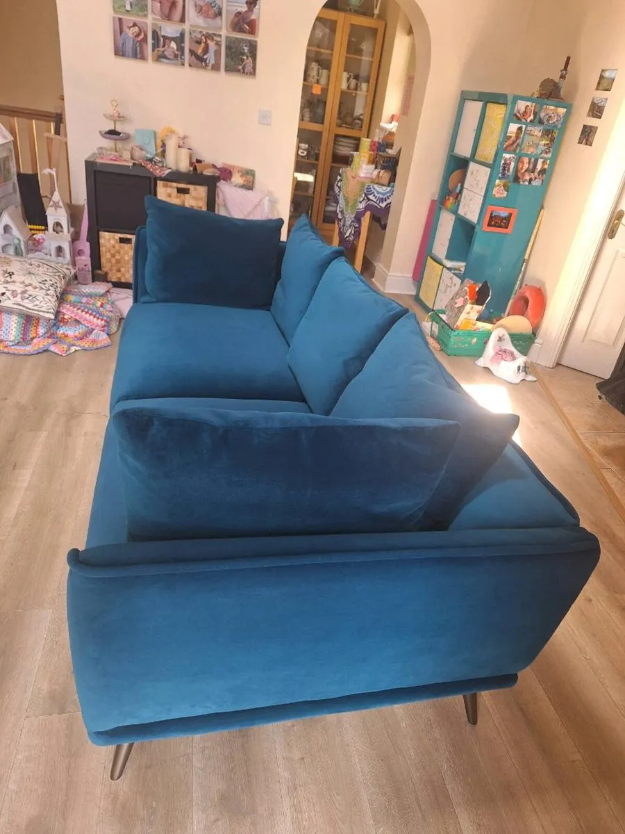 Velvet 4 seater couch - Image 4