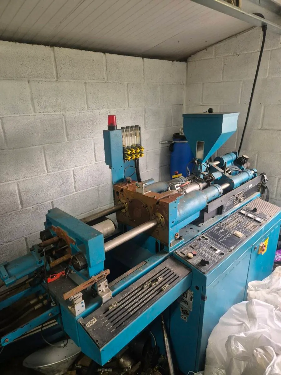 Boy 22d Injection Moulding machine - Image 1