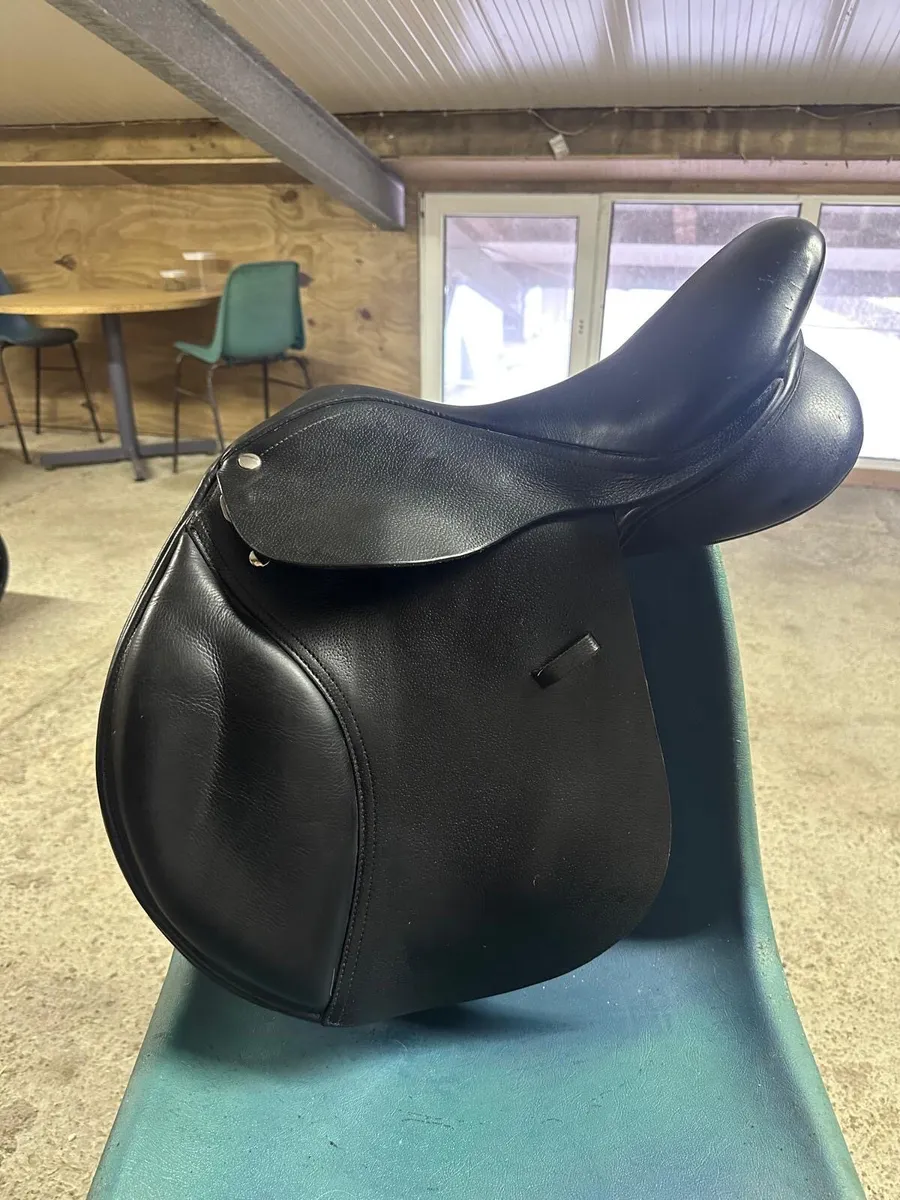 Homestead Saddlery Saddle - Image 1