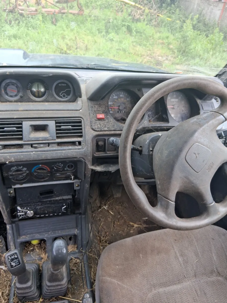 Mitsubishi Pajero 1999 - Image 2