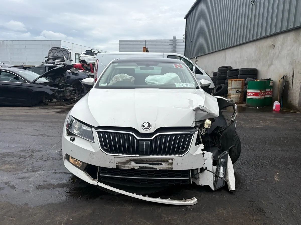 FOR BREAKING 2016 SKODA SUPERB 1.6 Diesel Auto DCX - Image 2