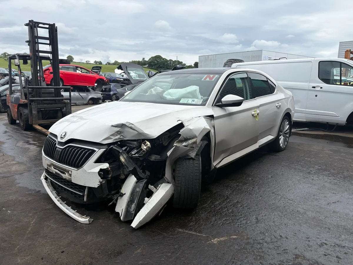 FOR BREAKING 2016 SKODA SUPERB 1.6 Diesel Auto DCX - Image 3