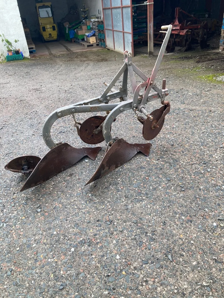 Ford Ferguson plough - Image 3