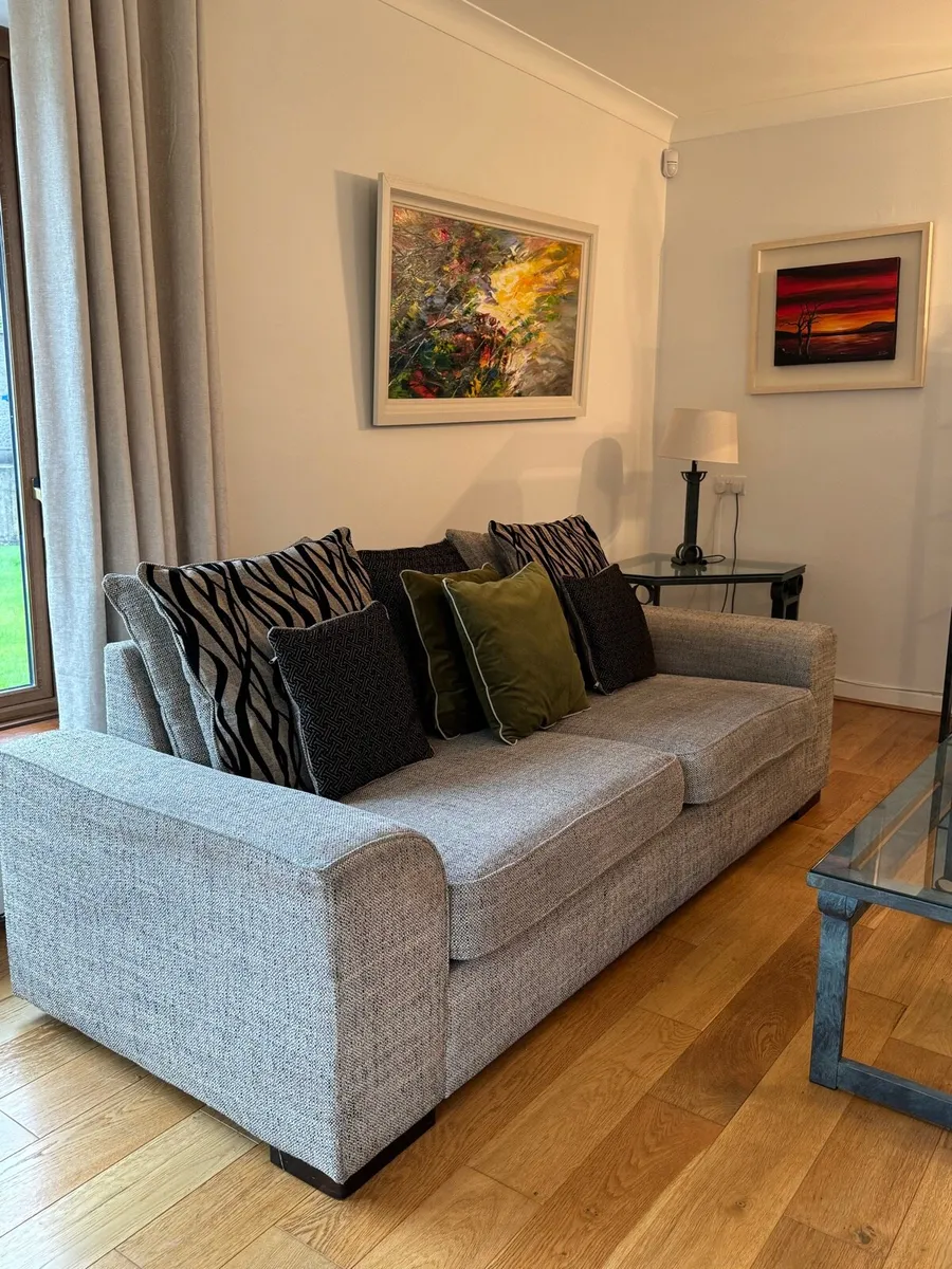Couch - Image 2