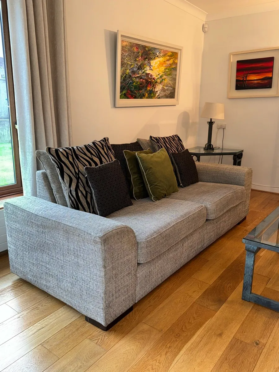 Couch - Image 3