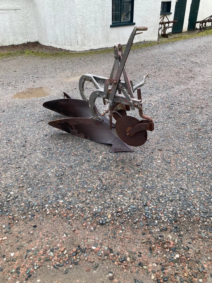 Ford Ferguson plough - Image 1