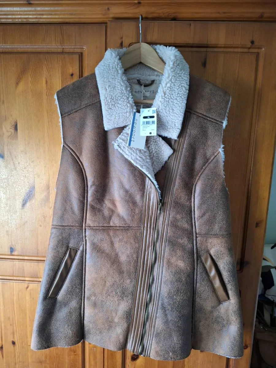 Newport outerwear ladies sleeveless jacket - Image 1