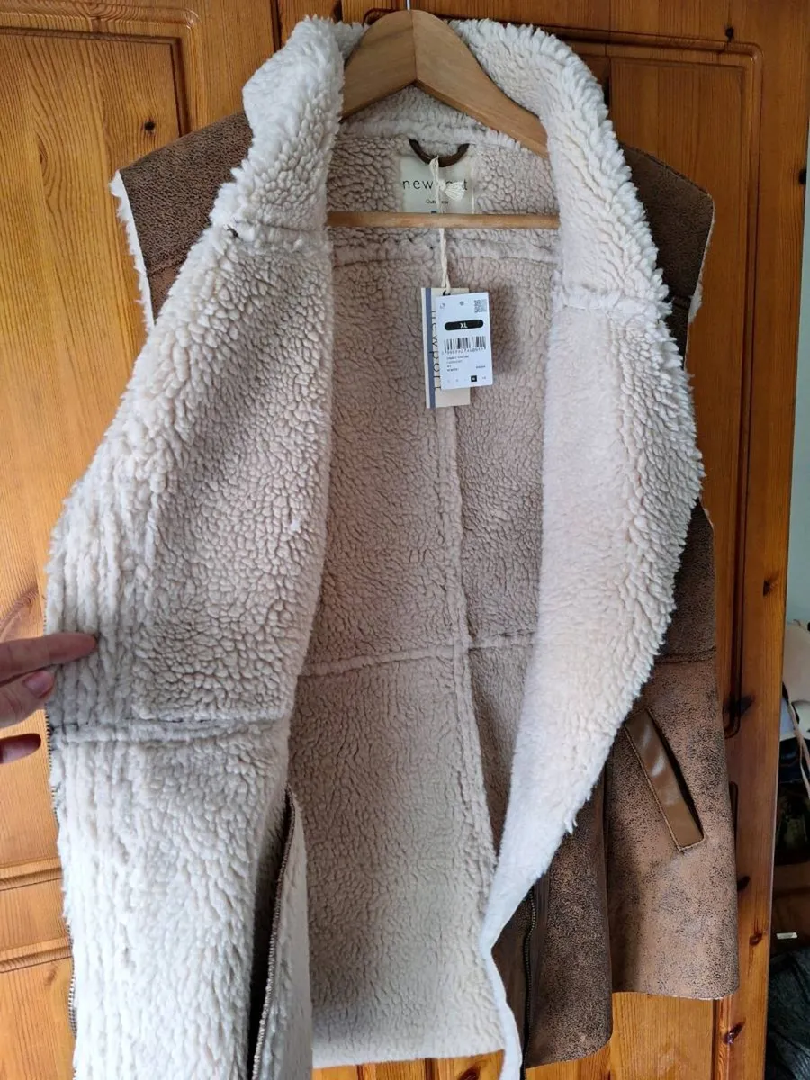 Newport outerwear ladies sleeveless jacket - Image 3