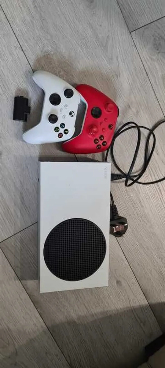 Xbox Series S - Image 1