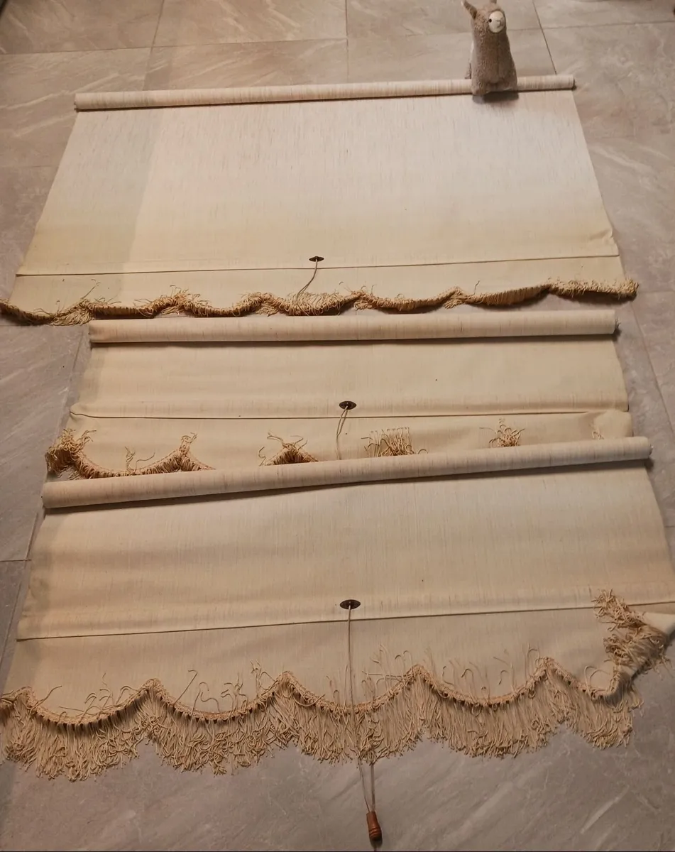 3 Roller blinds - Image 2
