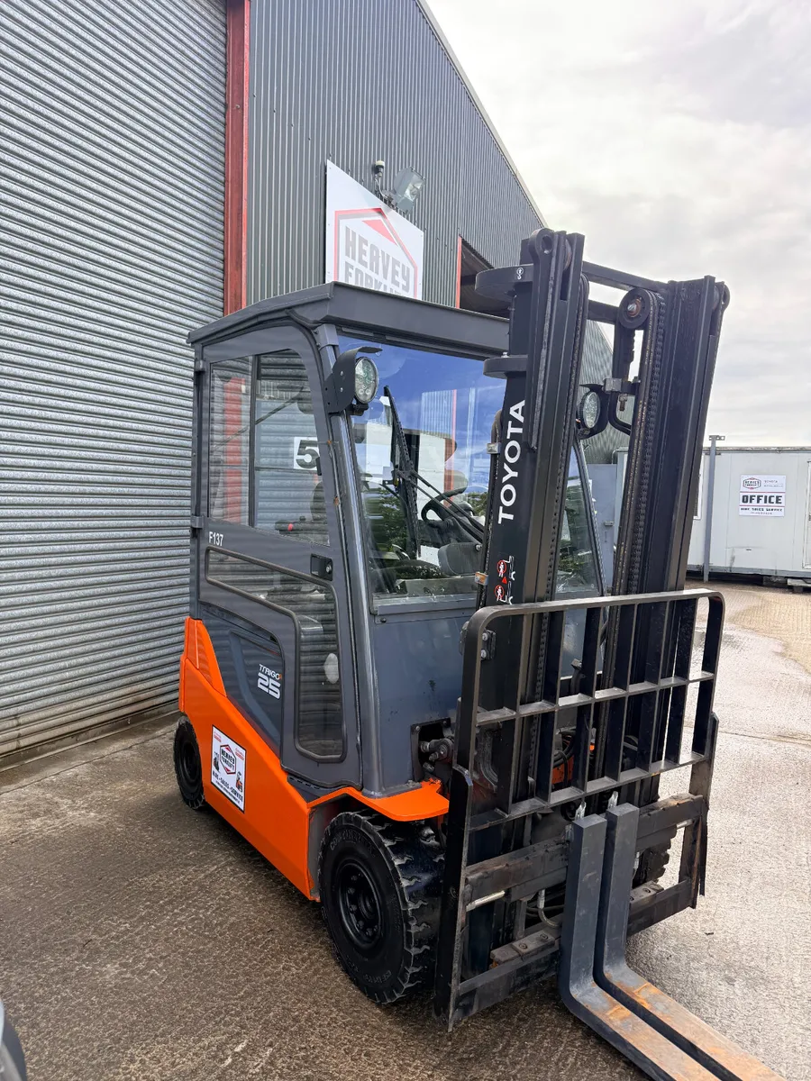 Toyota forklifts - Image 2