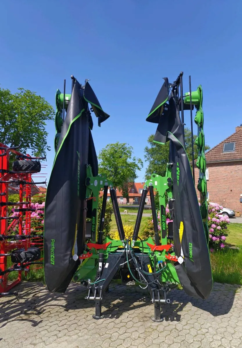 SaMASZ KDD912 Butterfly Rear Mower 9.1m - Image 2