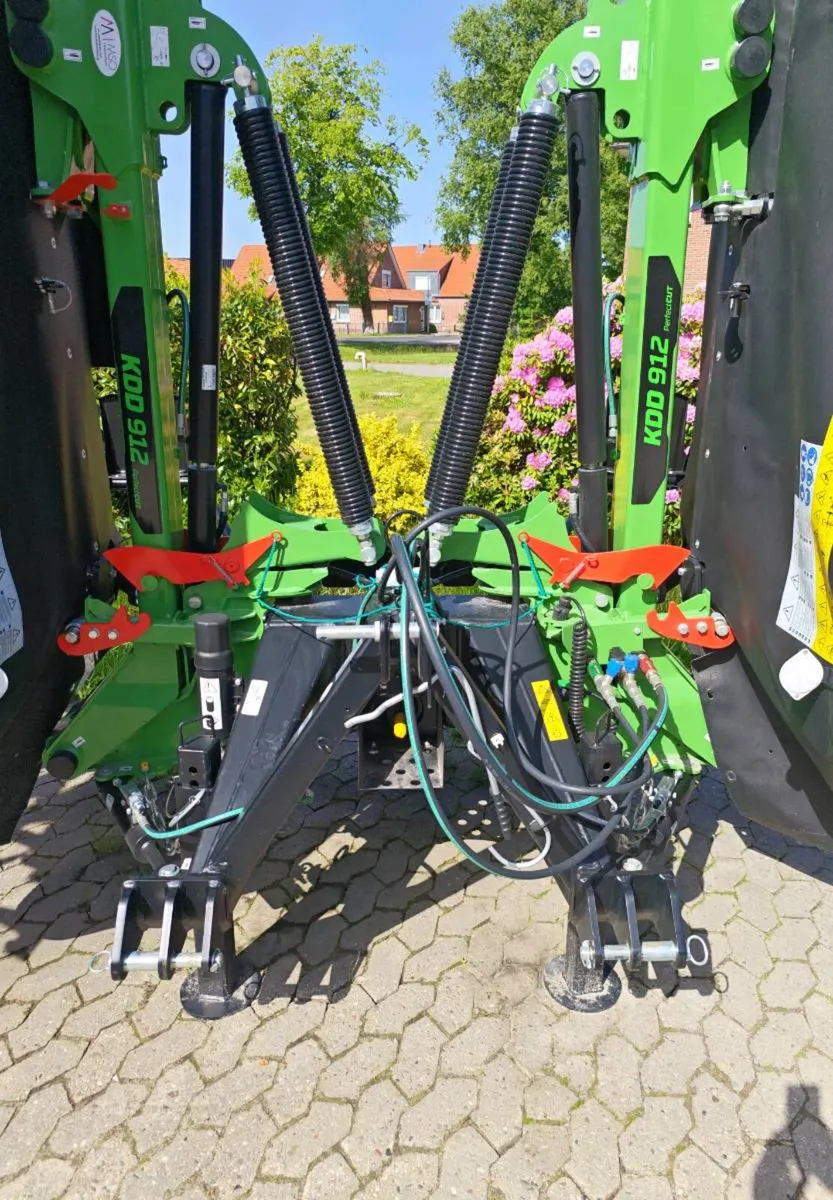 SaMASZ KDD912 Butterfly Rear Mower 9.1m - Image 4
