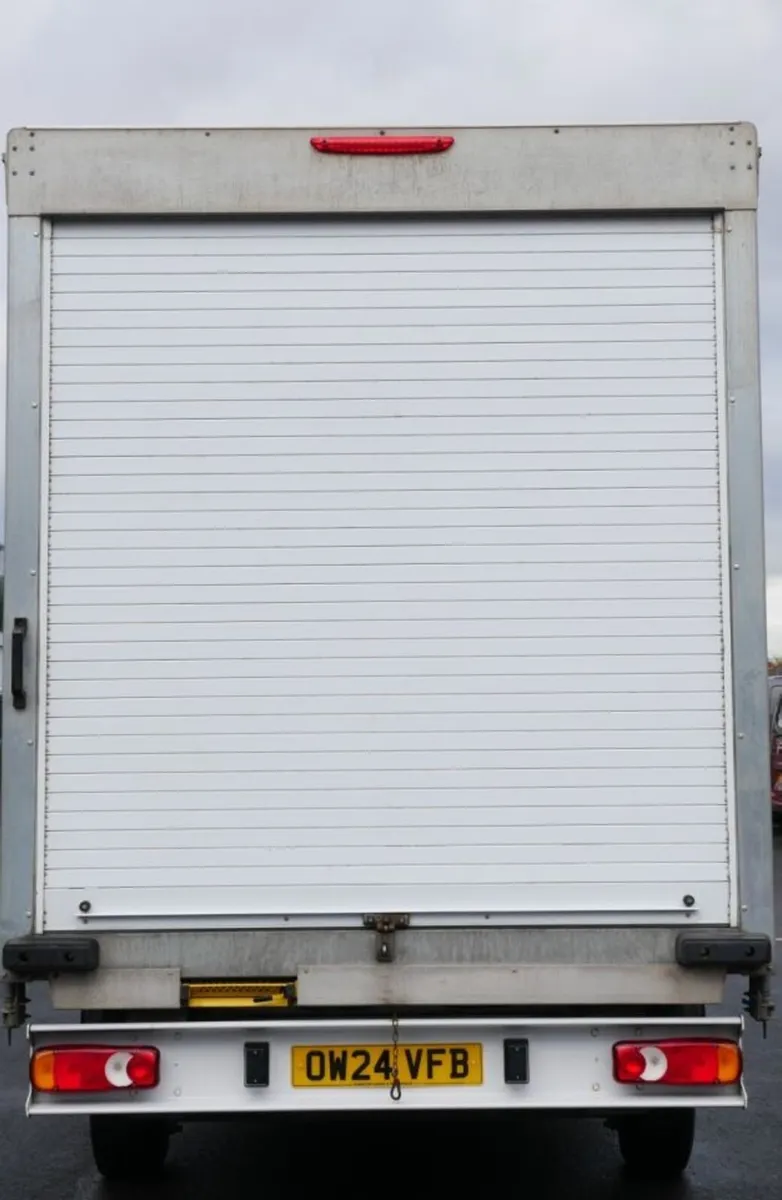 2024 Peugeot Boxer Curtain Sider Van - Image 3