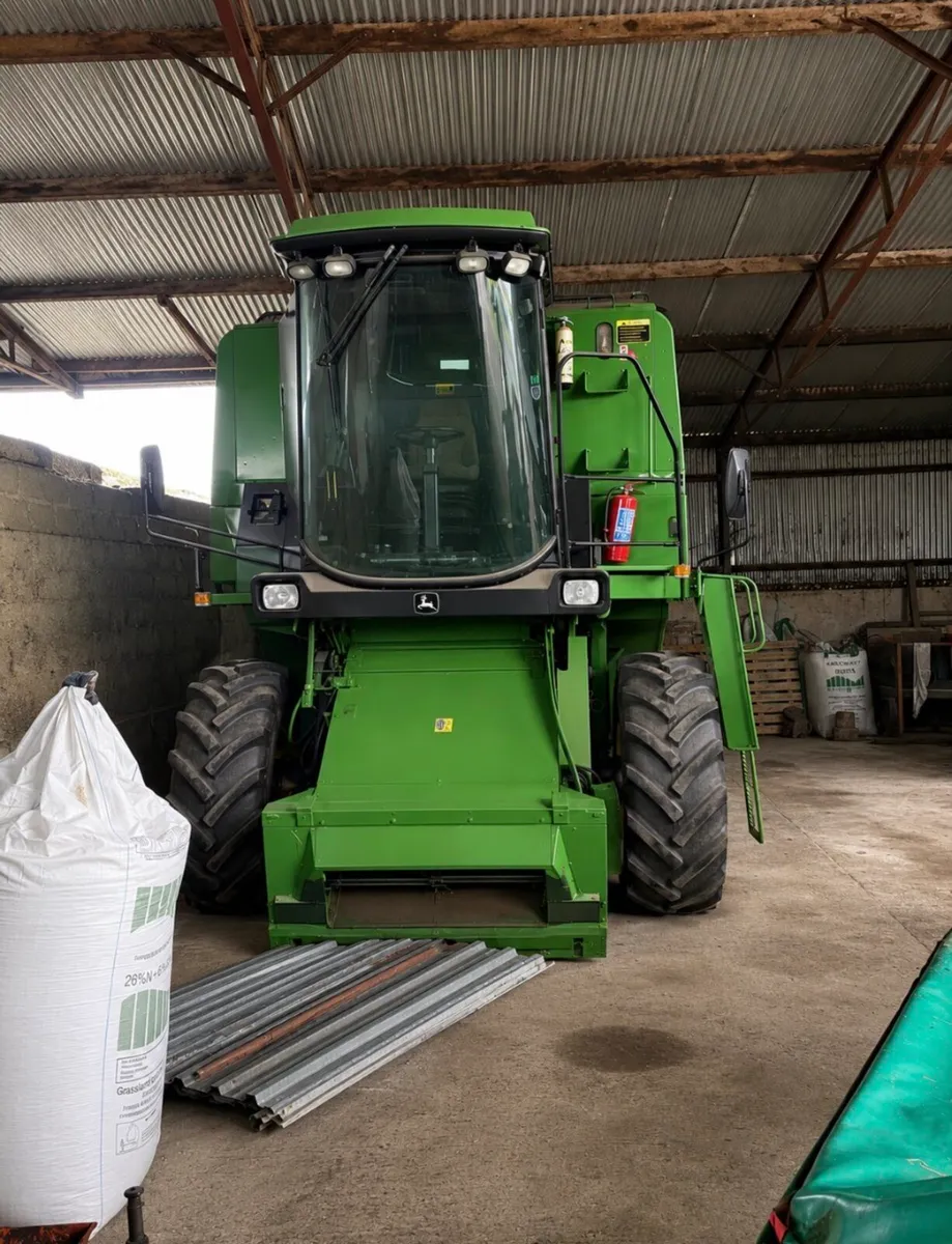 Combine harvester - Image 2