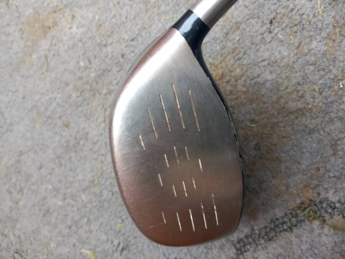 Taylormade golf driver.  Left handed club. - Image 4