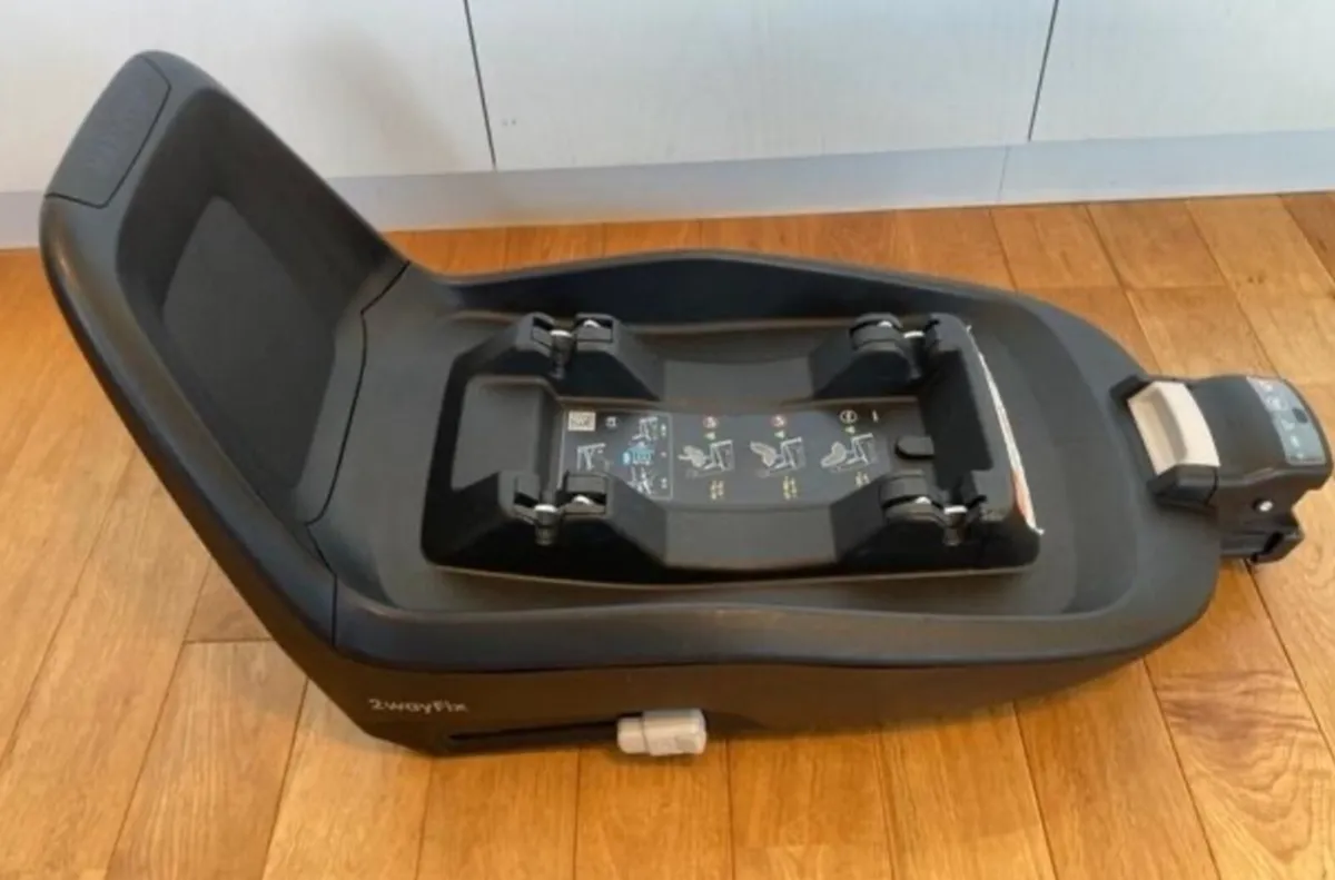 Maxi cosi 2way fix isofix base - Image 2