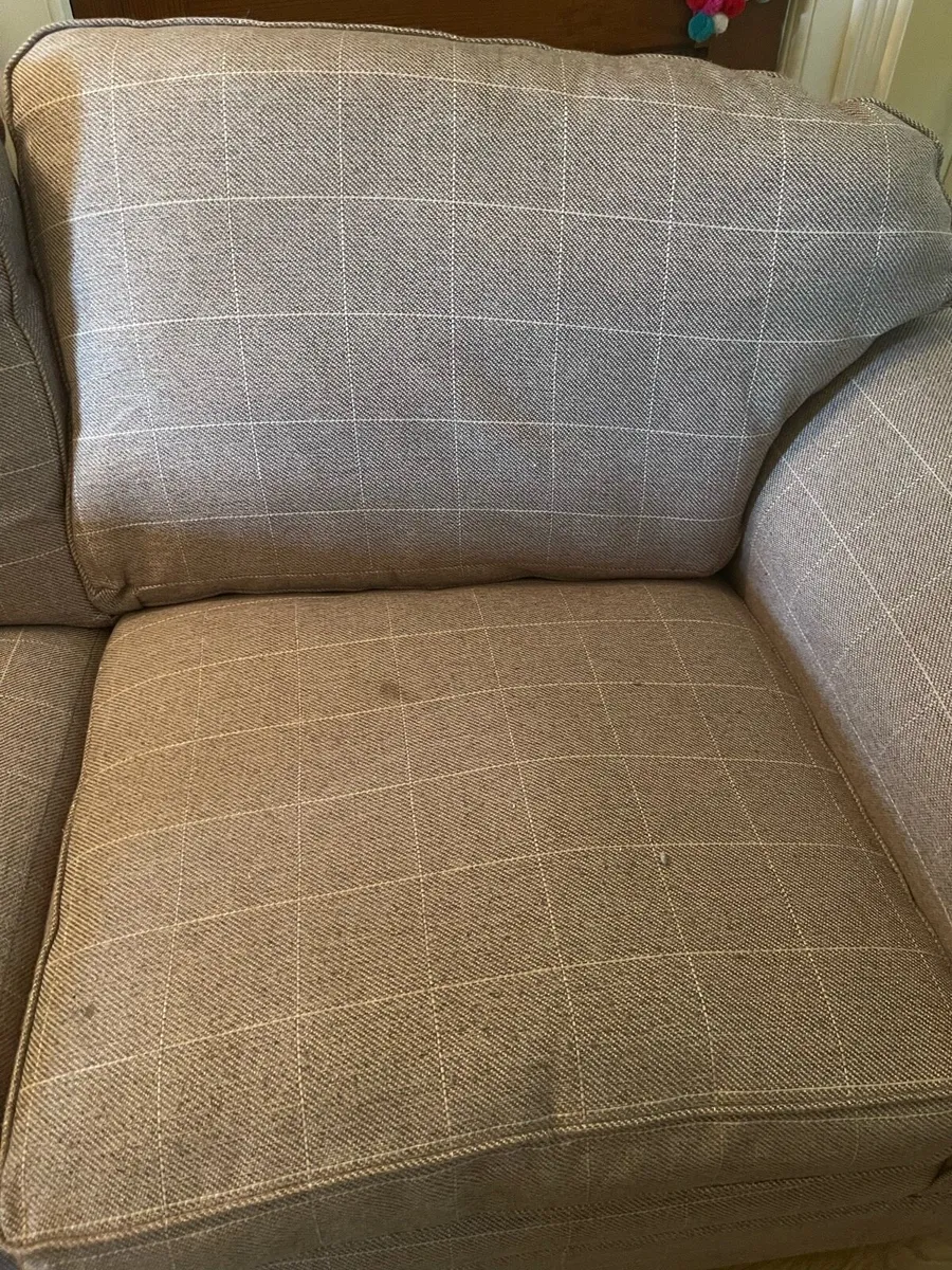 2 seater couch - Image 4