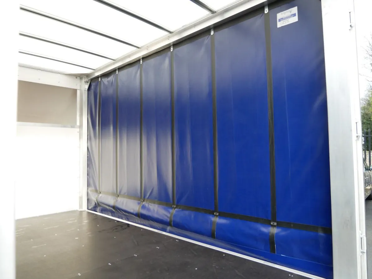 2026 Renault Master Curtain Sider Van - Image 4